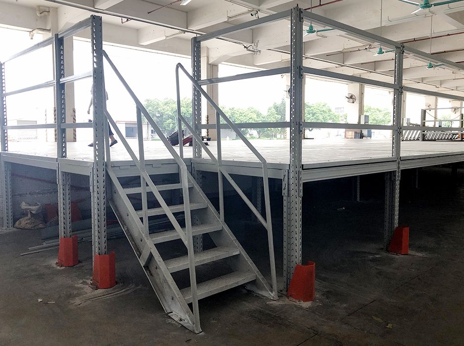 鎮(zhèn)泰工業(yè)廣東閣樓平臺(tái)貨架【易達(dá)貨架】