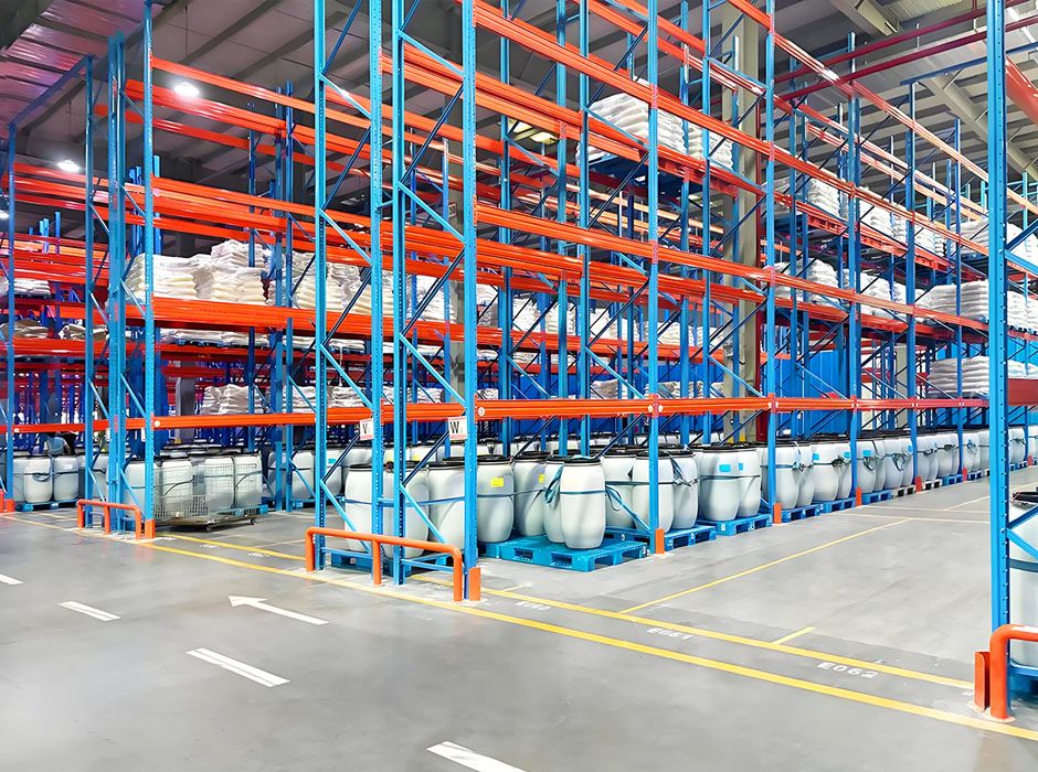 新一化工涂料清遠(yuǎn)重型托盤貨架【易達(dá)貨架】