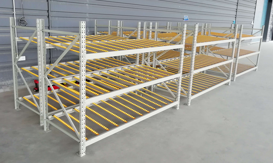 高密度存儲，實現(xiàn)“貨找人”式揀貨