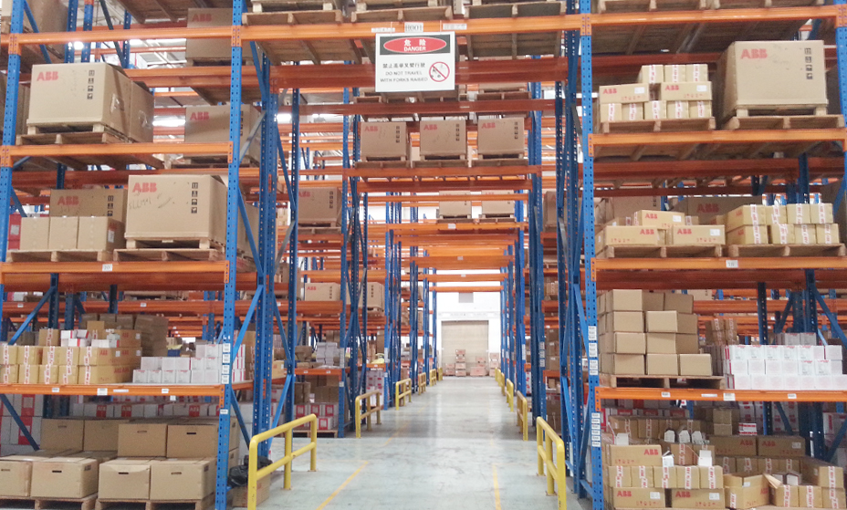 高密度存儲，實現(xiàn)“貨找人”式揀貨