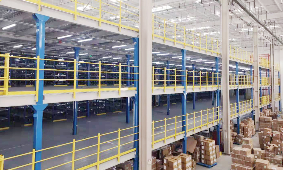 高密度存儲，實現(xiàn)“貨找人”式揀貨