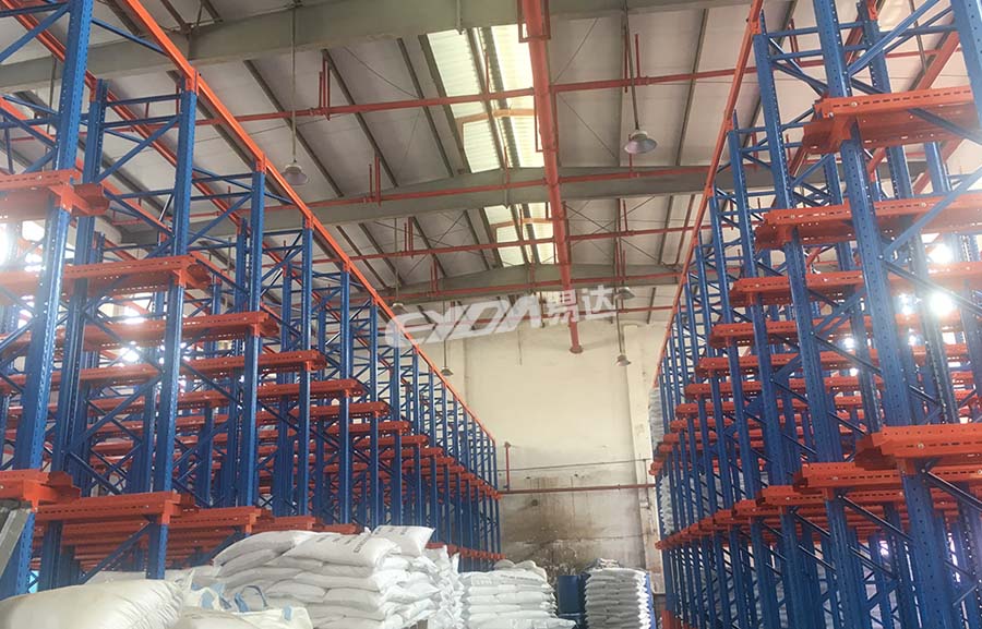 駛?cè)胧絺}儲重型貨架