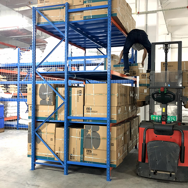 三立柱層板貨架